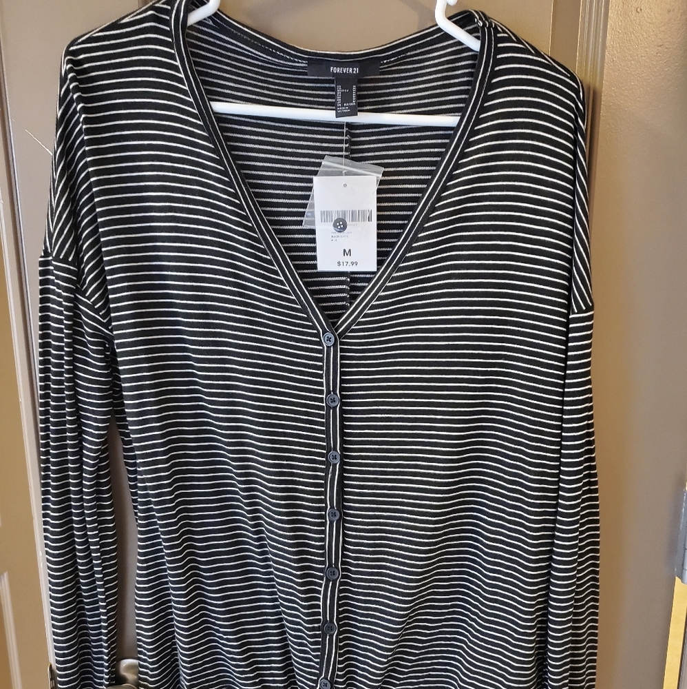 Black and white stripe knot top